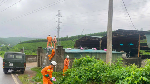 EVNNPT ứng trực 24/24 ứng phó bão số 9, đảm bảo an toàn hệ thống điện