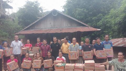 Nhân dân hai bản biên giới Việt Nam-Lào đoàn kết vượt qua khó khăn