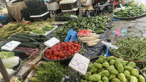 2 Chợ Hà Nội rau xanh khan hiếm, đắt hàng