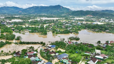Thủ tướng chỉ đạo tập trung khắc phục nhanh hậu quả bão số 10 và mưa lũ