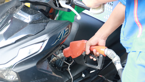 Giá xăng dầu hôm nay 03/10/2025: Giá dầu xuống mức thấp nhất 4 tháng