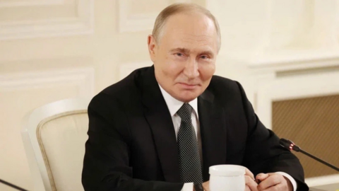 Tổng thống Nga V.Putin: Thế giới đa cực đang biến chuyển khó đoán định
