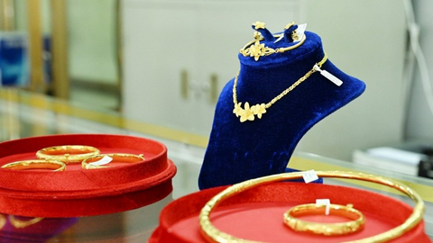 Giá vàng hôm nay 14/10/2025: Tiếp tục tăng cao