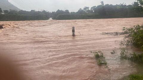 Quảng Trị có nhiều tuyến đường, cầu tràn bị ngập gây chia cắt cục bộ