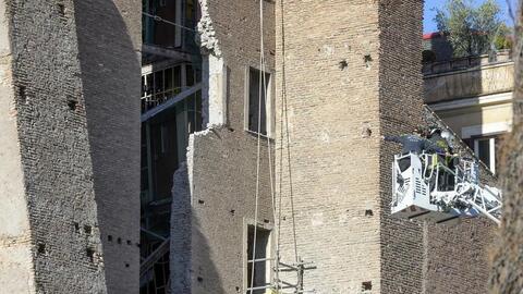 Sập tòa tháp Torre dei Conti được xây từ thời Trung cổ tại Italy