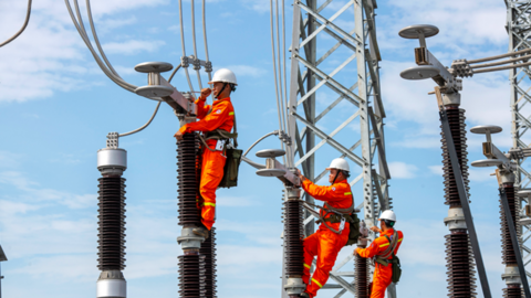 10 tháng, EVN thực hiện bao nhiêu dự án điện?