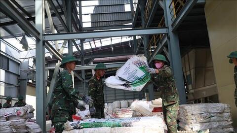 Thủ tướng Chính phủ yêu cầu tập trung khôi phục sản xuất kinh doanh, ổn định đời sống nhân dân sau bão lũ