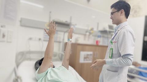 Bệnh viện Hữu nghị Việt Đức: Cứu sống bệnh nhân sau ca can thiệp hút huyết khối tĩnh mạch não hiếm gặp