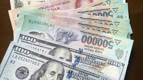 Tỷ giá USD ngày 13/12/2025:  'Chợ đen' bật tăng mạnh hơn 100 đồng