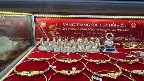 Giá vàng hôm nay 15/12/2025: Chuyên gia dự báo tuần mới ra sao?