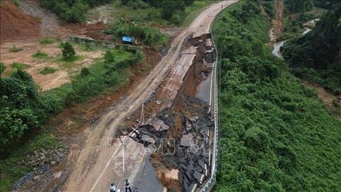 Chuẩn bị thông xe 1 chiều qua tuyến đèo Khánh Lê (Khánh Hòa)