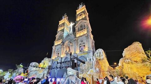 Chiêm ngưỡng hang đá Bêlem ‘khổng lồ’ ở Hà Tĩnh