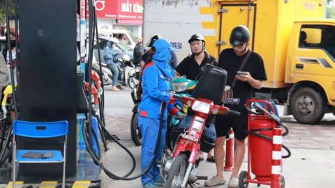 Giá xăng dầu hôm nay 24/12/2025: Đảo chiều giảm nhẹ