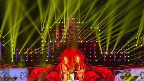 Đêm nghệ thuật thăng hoa của tình hữu nghị Việt - Lào: Mãi mãi xanh tươi, đời đời bền vững