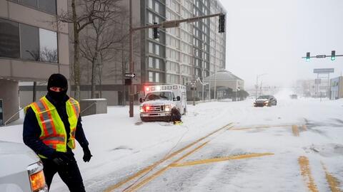 Trận bão tuyết lịch sử ảnh hưởng tới hơn 230 triệu người Mỹ