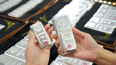 Giá bạc giảm hơn 22% chỉ trong một tuần