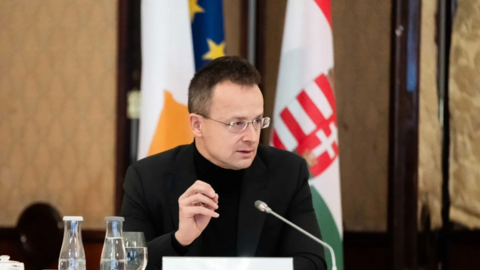 Hungary yêu cầu EU hủy lệnh cấm năng lượng Nga