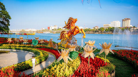 Thành phố Huế rực rỡ sắc xuân Bính Ngọ