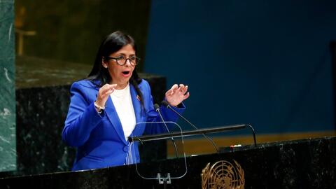 Tổng thống lâm thời Venezuela bất ngờ hủy chuyến công du đầu tiên