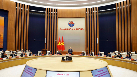 Tổng Bí thư: Xây dựng Hải Phòng thành trung tâm công nghiệp, cảng biển hiện đại