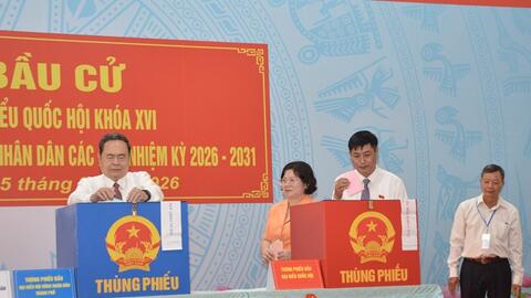 Chủ tịch Quốc hội Trần Thanh Mẫn bỏ phiếu tại xã Hóc Môn, TP Hồ Chí Minh