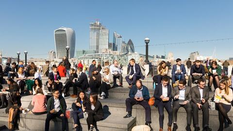 Lao động tại Anh lao đao vì xung đột ở Trung Đông