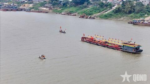 Hà Nội: Cảnh sát đường thủy bảo đảm giao thông phục vụ các lễ hội trên sông Hồng