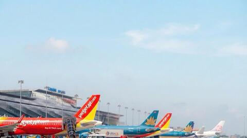 Dự kiến nâng giá vé máy bay khi giá nhiên liệu tăng cao