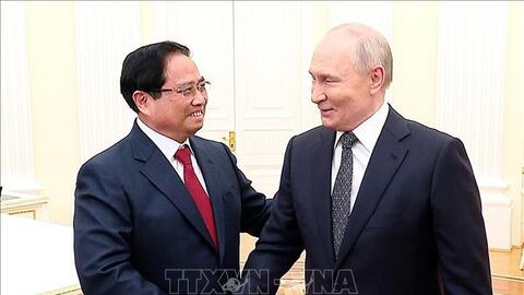 Thủ tướng Phạm Minh Chính hội kiến Tổng thống Nga Vladimir Putin