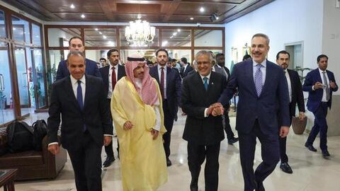 4 quốc gia ‘bắt tay’ bàn phương án mở lại eo biển Hormuz