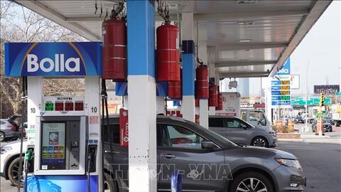 Dầu rời mốc 100 USD/thùng sau tín hiệu hạ nhiệt căng thẳng Trung Đông
