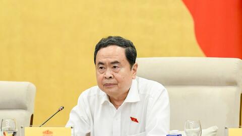 Thống nhất trình Quốc hội xem xét các mức thuế đối với xăng, dầu, nhiên liệu bay