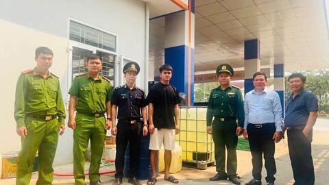 Ngăn chặn tình trạng buôn lậu xăng dầu