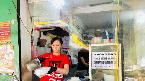 Quán ăn 'gồng mình' trước áp lực chi phí đầu vào tăng mạnh