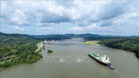 Chi phí vận tải qua kênh đào Panama tăng vọt khi eo biển Hormuz bị phong tỏa