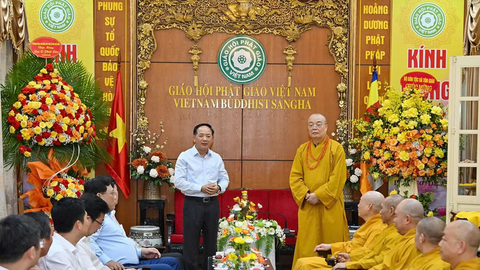 Đồng chí Trịnh Văn Quyết thăm, chúc mừng Trung ương Giáo hội Phật giáo Việt Nam