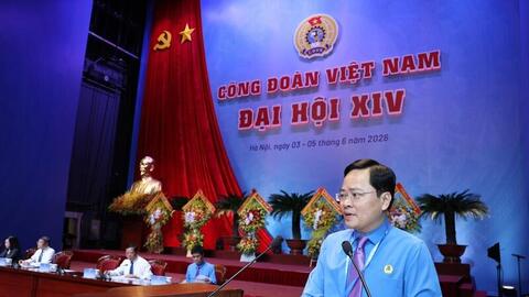 Thủ tướng trao đổi, thảo luận với đại biểu dự Đại hội XIV Công đoàn Việt Nam