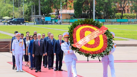 Thủ tướng Timor-Leste vào Lăng viếng Chủ tịch Hồ Chí Minh