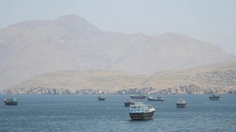 Oman và Iran lần đầu họp bàn về quản lý eo biển Hormuz