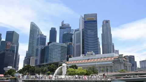 Singapore tăng giá điện, khí đốt do chi phí năng lượng leo thang