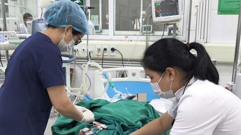Cấp cứu xuyên đêm cho bệnh nhân sốt xuất huyết mắc đái tháo đường tuýp 2
