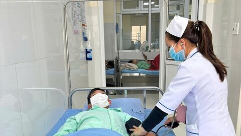 Bộ Y tế yêu cầu khẩn trương điều tra, xử lý vụ 84 người nghi ngộ độc thực phẩm sau khi ăn bánh mì