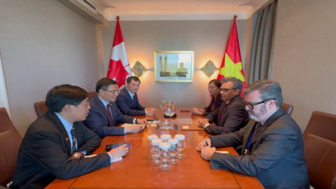 Thúc đẩy hợp tác với Canada trong lĩnh vực kinh tế, năng lượng và công nghệ