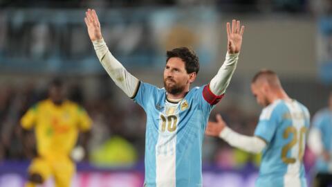 Tin thể thao (9-10): Tương lai của Messi gây chú ý, Đình Bắc khiến cổ động viên lo âu