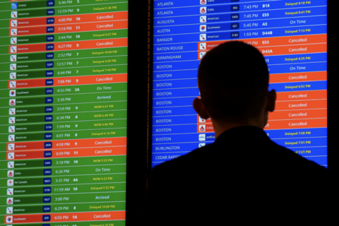 Bão tuyết càn quét nước Mỹ, hàng nghìn chuyến bay bị hủy