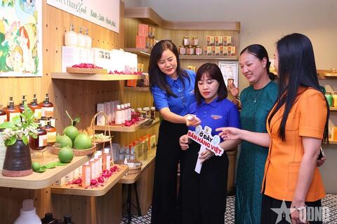 Khai mạc Không gian trưng bày, livestream “Sức sống hàng Việt” lần thứ 3