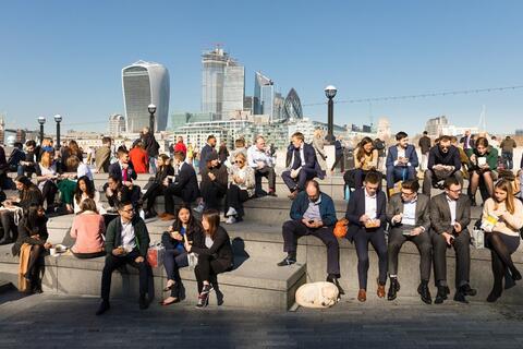 Lao động tại Anh lao đao vì xung đột ở Trung Đông