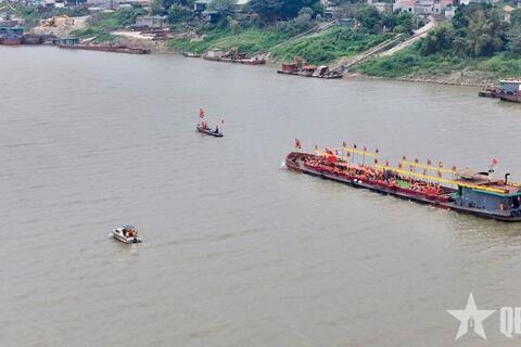 Hà Nội: Cảnh sát đường thủy bảo đảm giao thông phục vụ các lễ hội trên sông Hồng