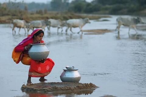 Bất bình đẳng giới làm trầm trọng thêm khủng hoảng nước toàn cầu