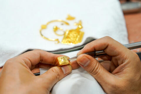 Giá vàng hôm nay (27/3): ‘Thủng’ mốc 4.500 USD